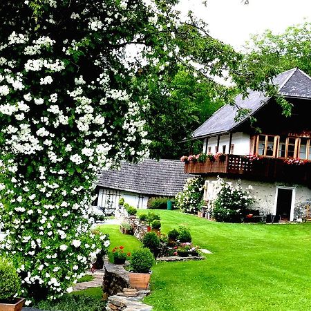 Cottage Am Waldrand Gelegen Фельдкірхен-ін-Кернтен Екстер'єр фото